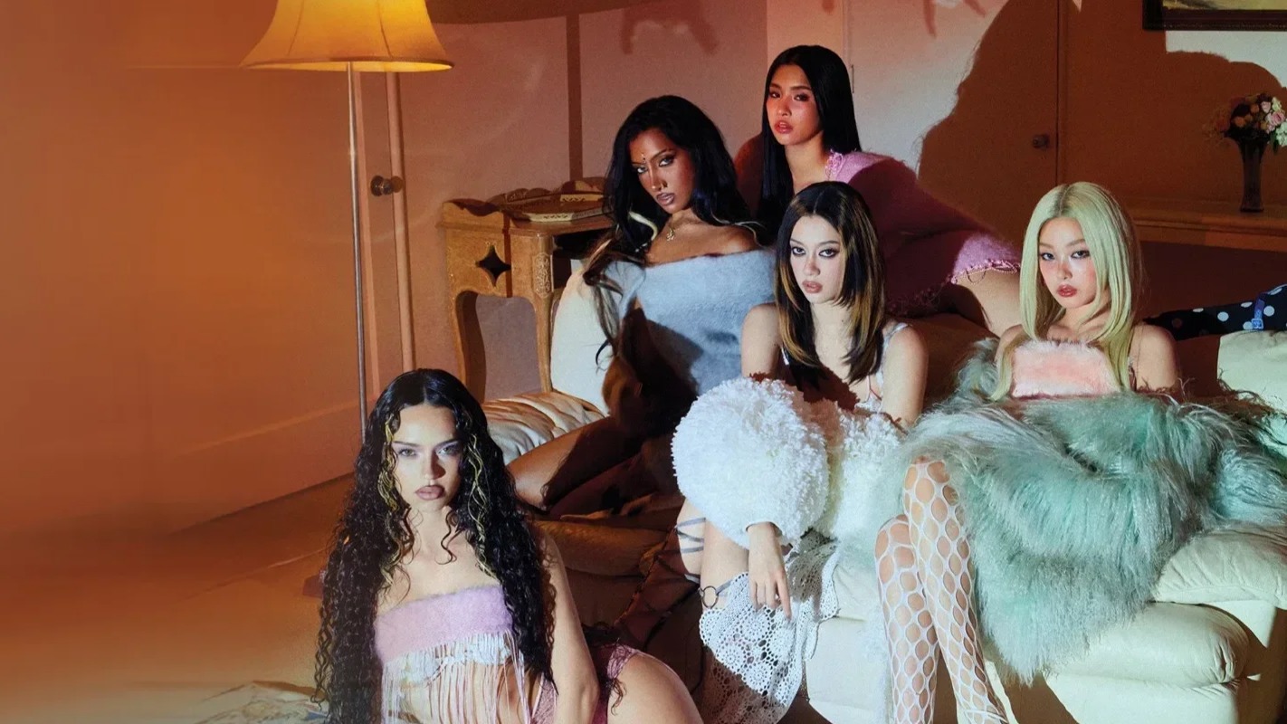 KATSEYE faz história: primeiro girl group a emplacar 4 músicas simultaneamente na Billboard Hot 100